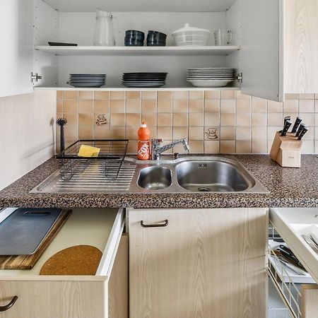 Affordable Comfort In Zurich Apartment Ngoại thất bức ảnh
