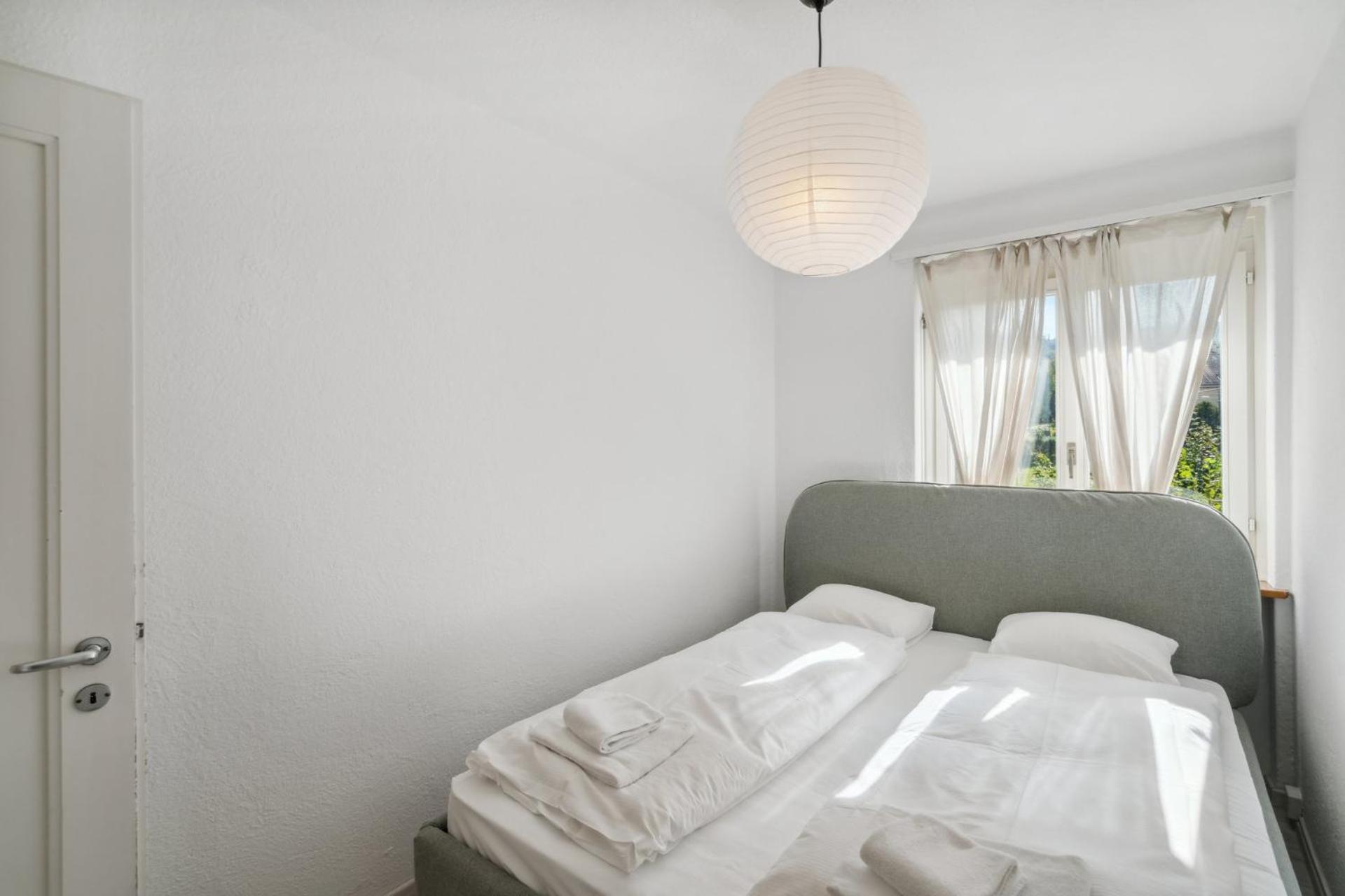 Affordable Comfort In Zurich Apartment Ngoại thất bức ảnh